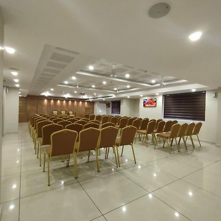 Lumbini Supreme Hotel Thrissur Exterior photo