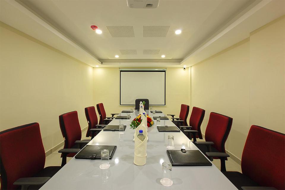 Lumbini Supreme Hotel Thrissur Exterior photo