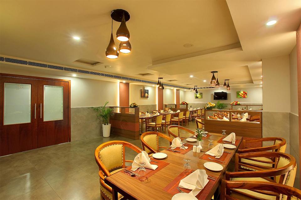 Lumbini Supreme Hotel Thrissur Exterior photo