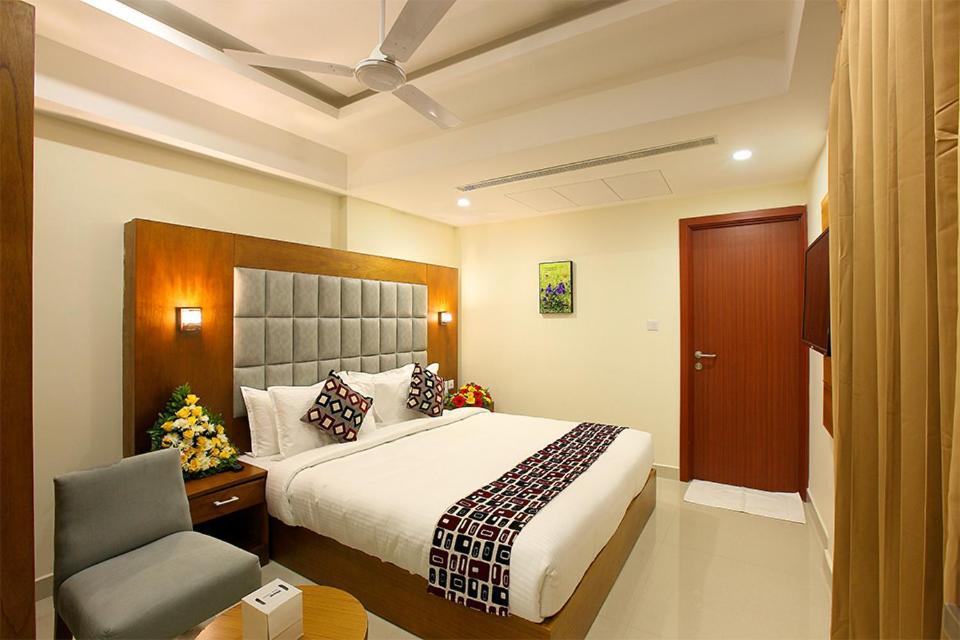 Lumbini Supreme Hotel Thrissur Exterior photo