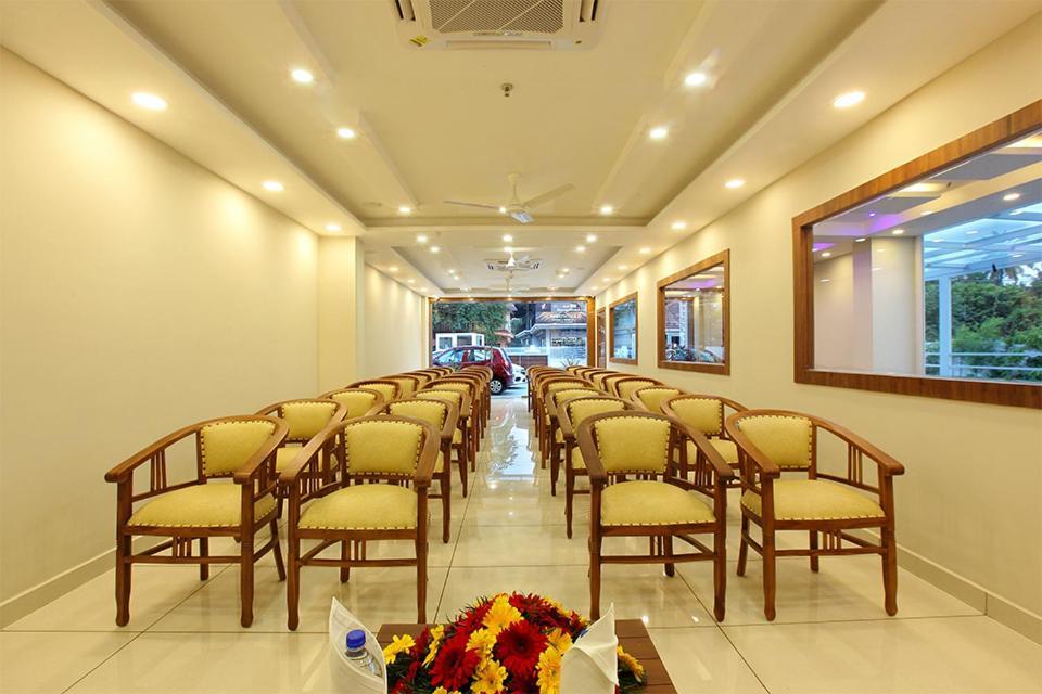 Lumbini Supreme Hotel Thrissur Exterior photo