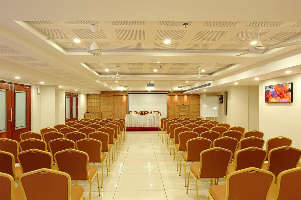 Lumbini Supreme Hotel Thrissur Exterior photo