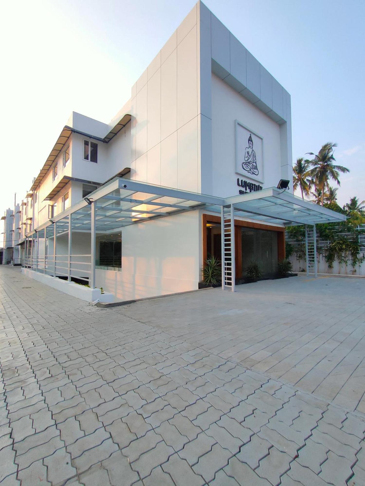 Lumbini Supreme Hotel Thrissur Exterior photo